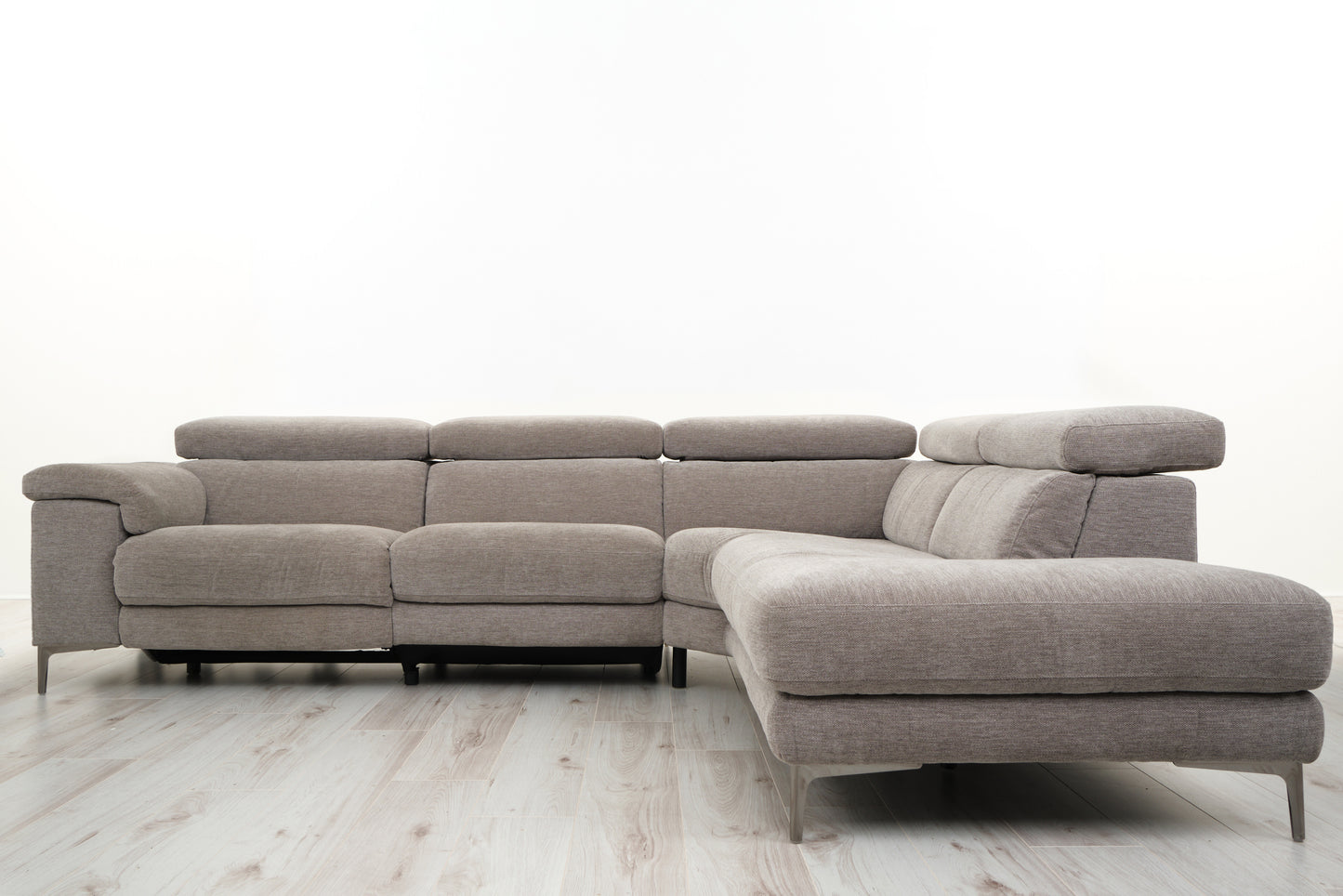 DARCY CORNER SOFA RIGHT ARM FACING