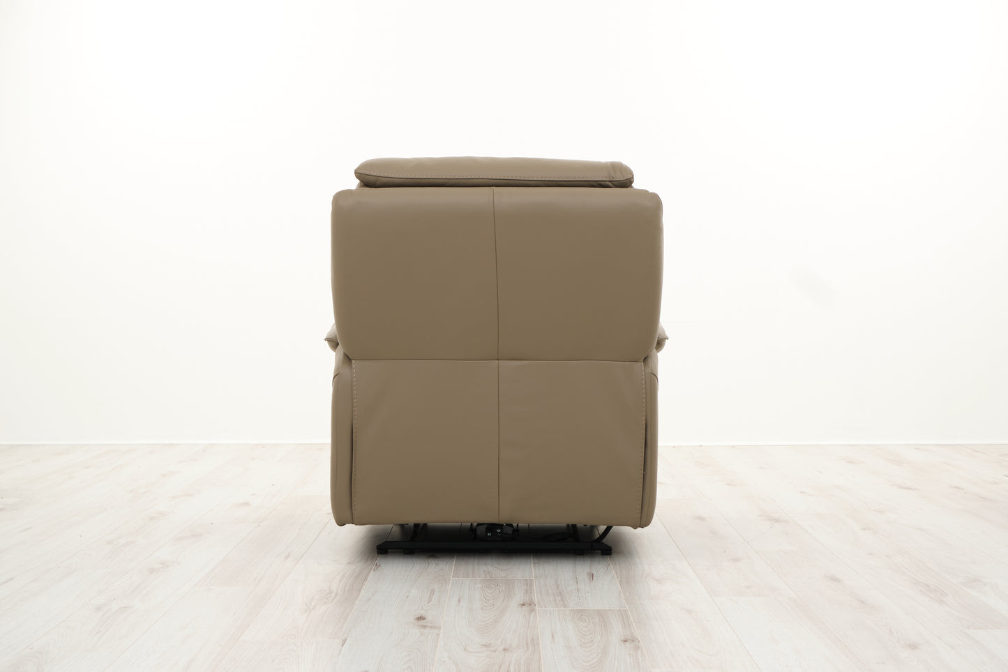 LOTTIE ARMCHAIR LEATHER