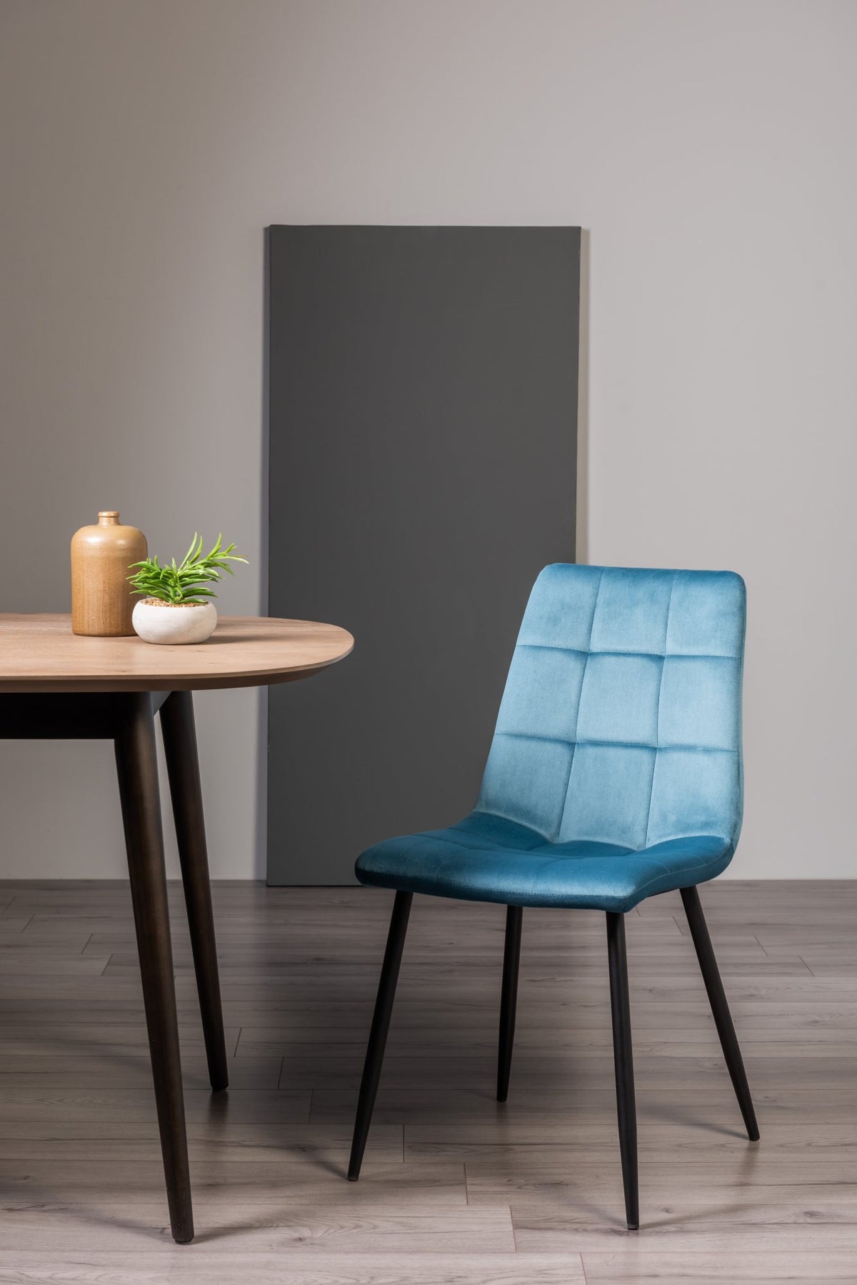 ROGAN DINING CHAIR