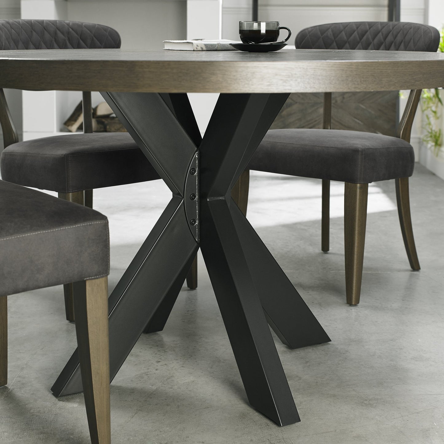 MARLAY CIRCULAR DINING TABLE