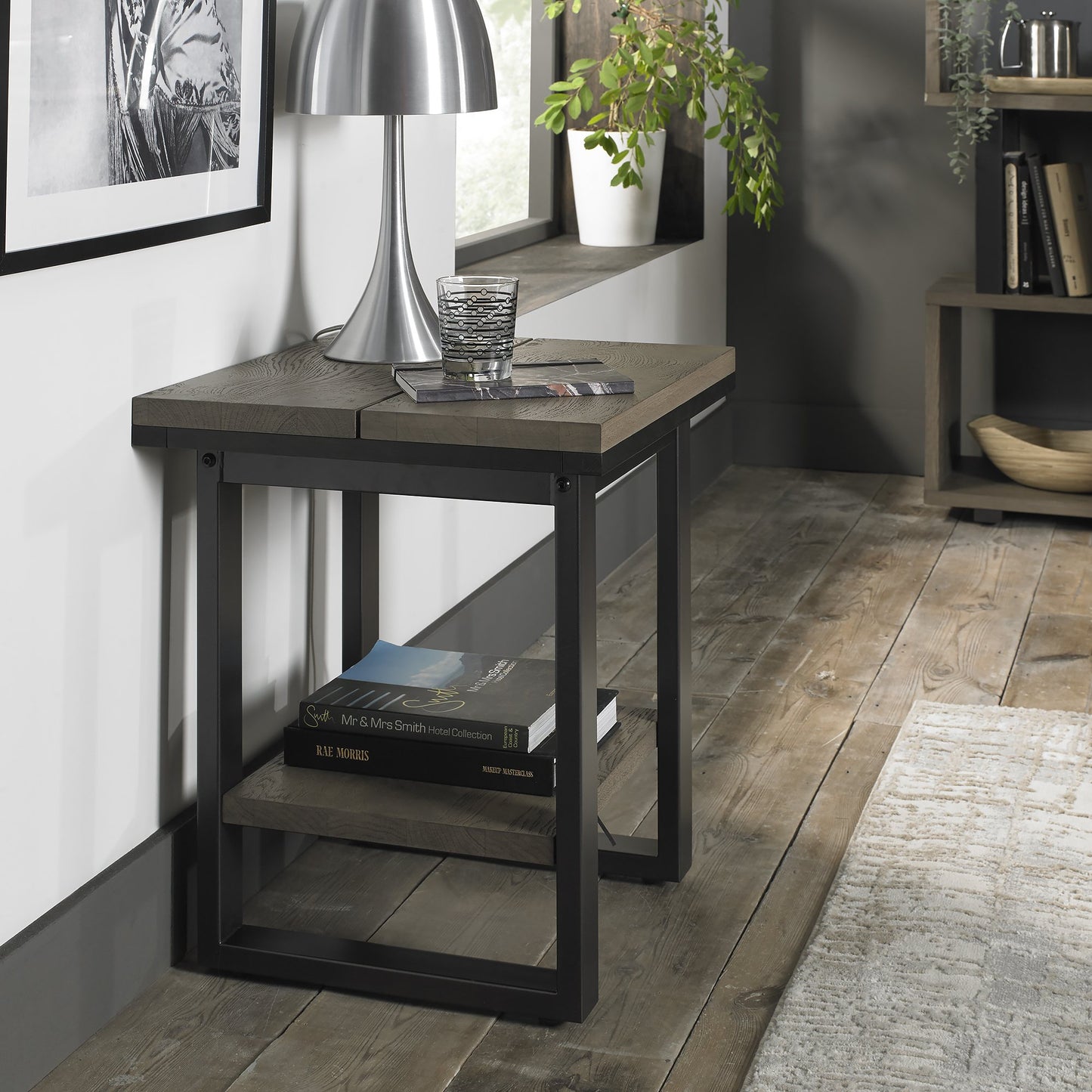 MUNICH LAMP TABLE