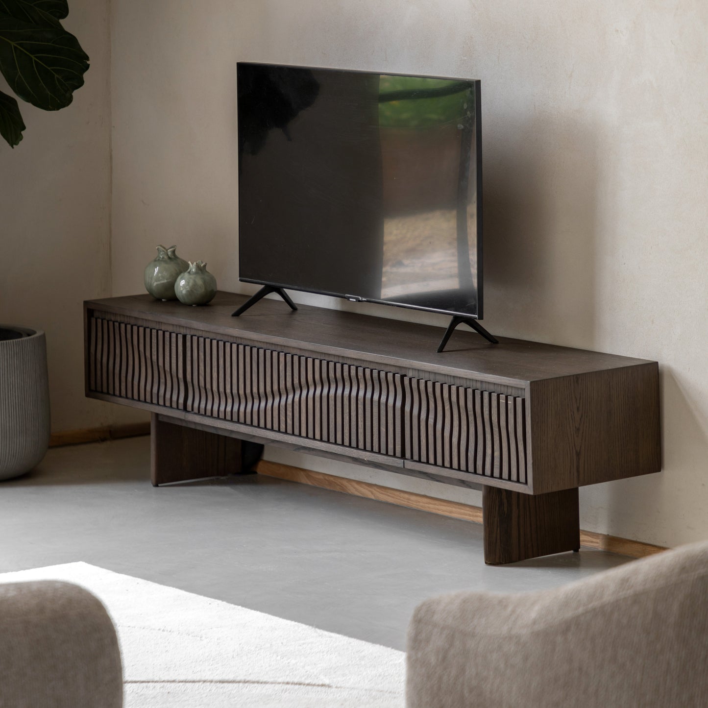 DINGLE 180CM MEDIA UNIT