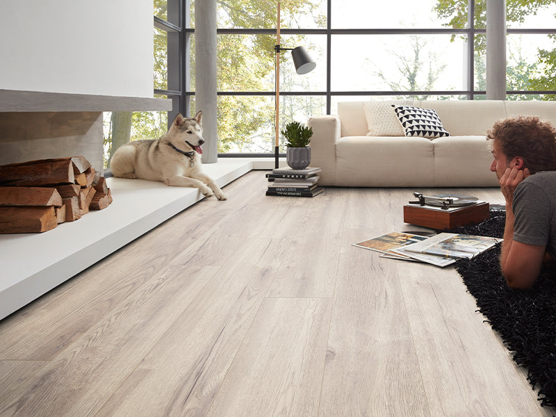 LAMINATE FLOORING