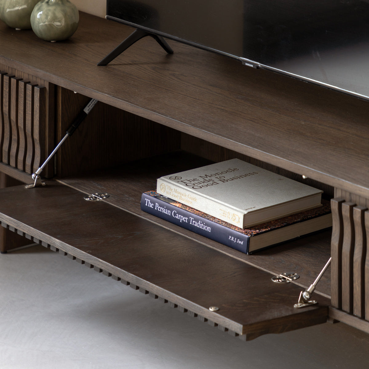 DINGLE 180CM MEDIA UNIT