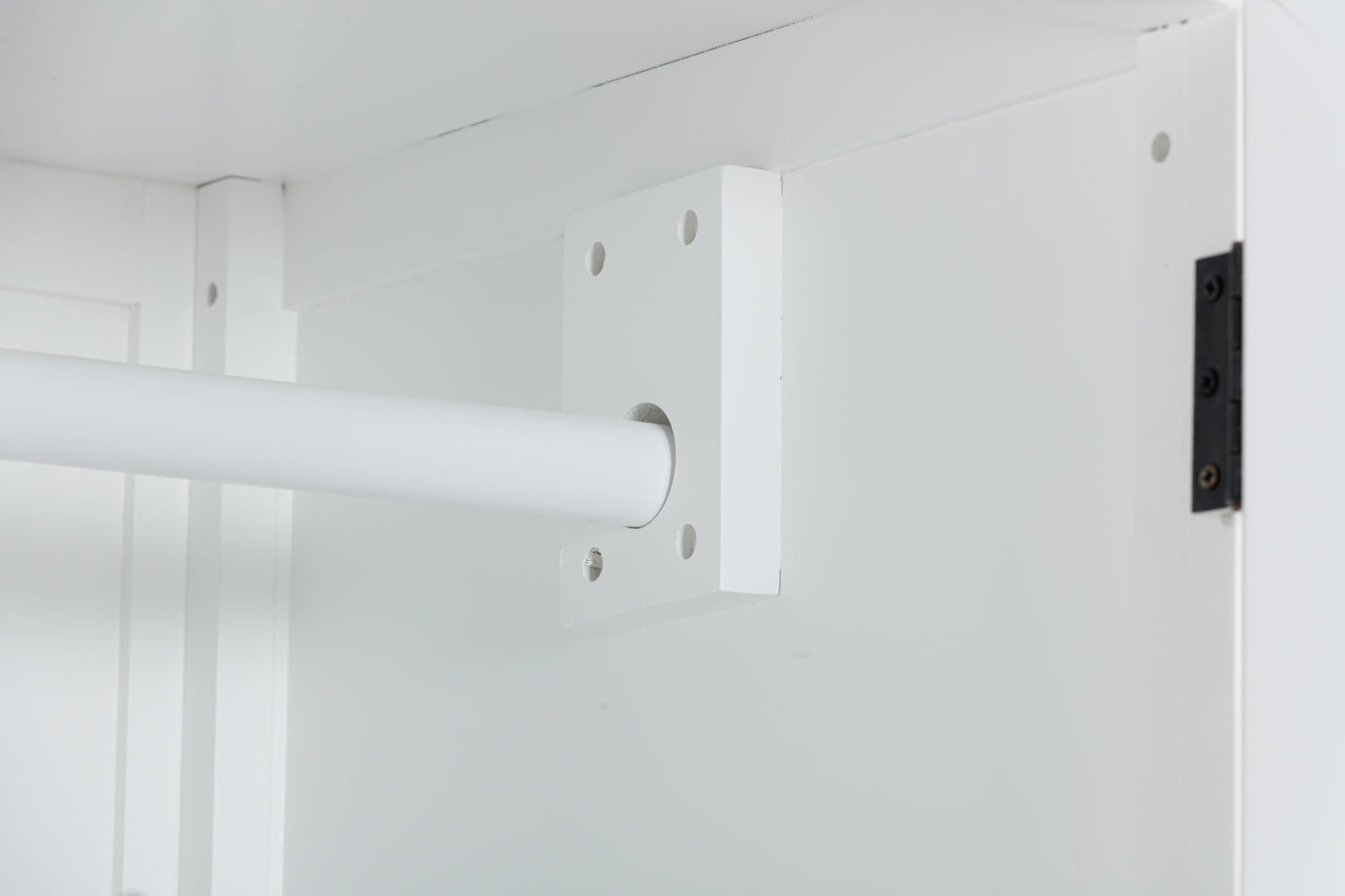 LLOYD WARDROBE WHITE RATTAN