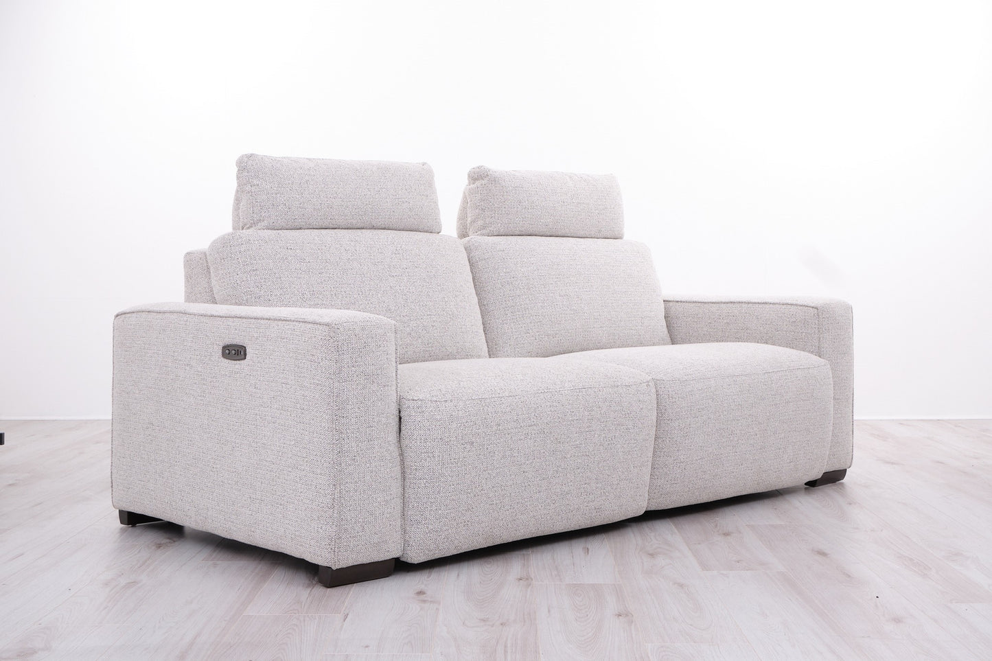 VOLTERRA 2.5 SEATER POWERED RECLINER
