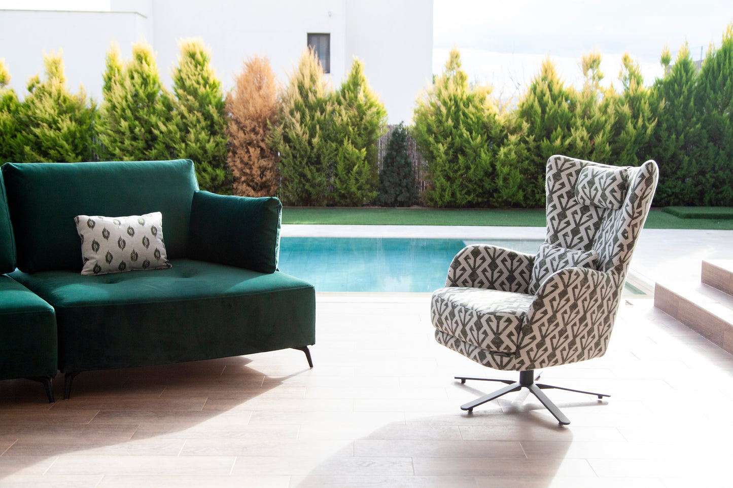 KYLIAN FABRIC SWIVEL CHAIR