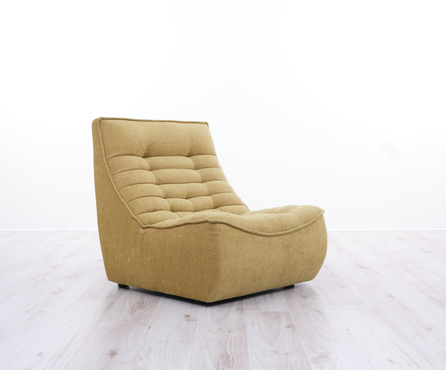 FOXTROT ARMLESS CHAIR