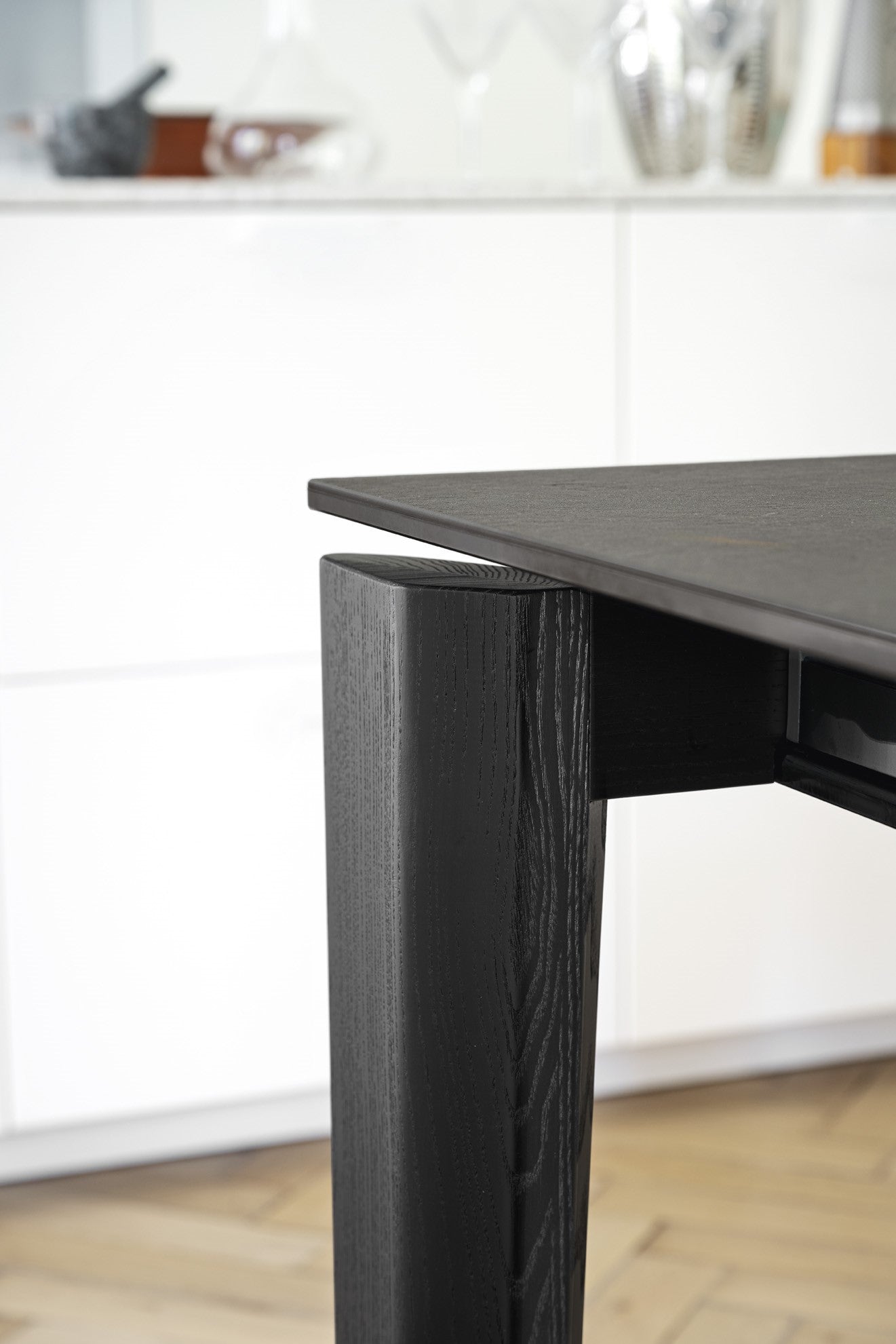 DOGMA DINING TABLE