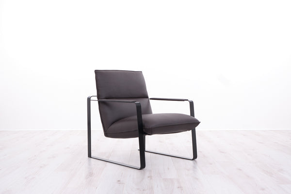 SANDY LEATHER CHAIR