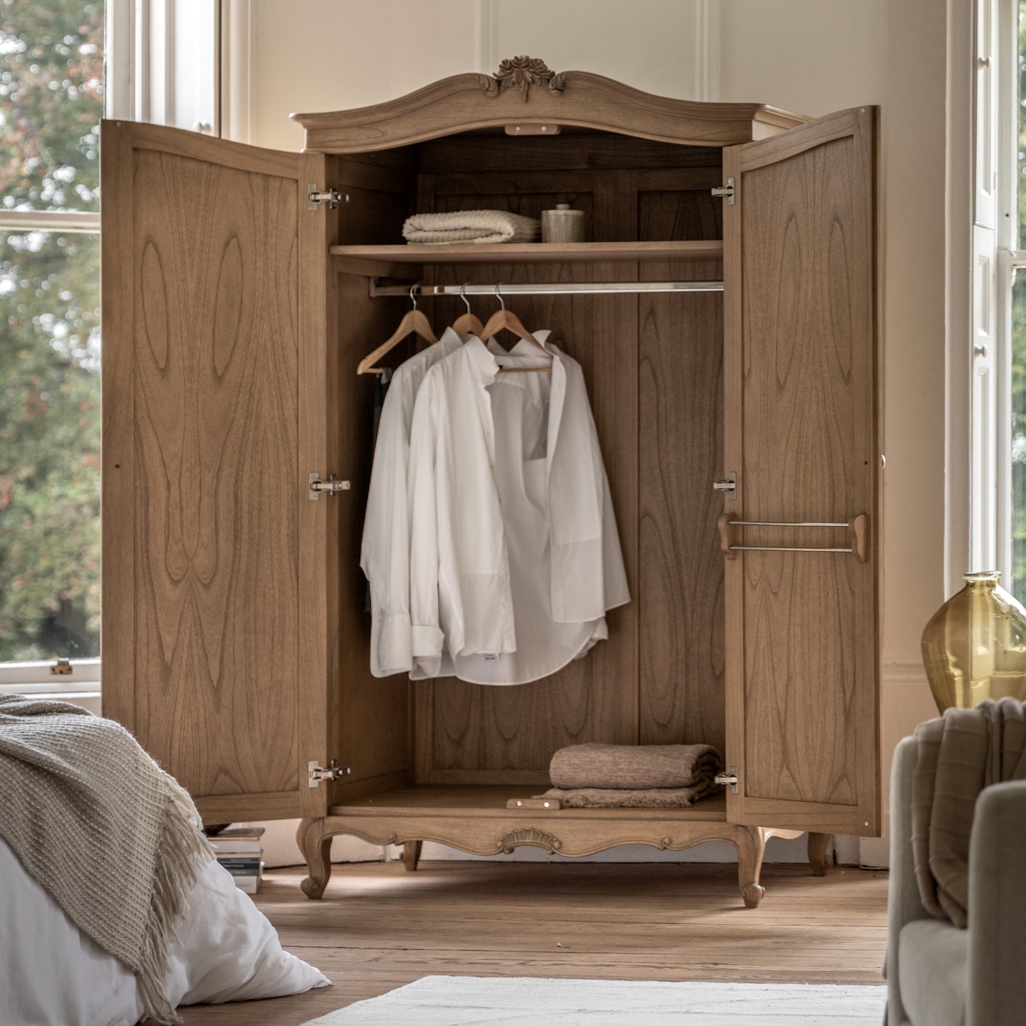 GREENWICH WARDROBE