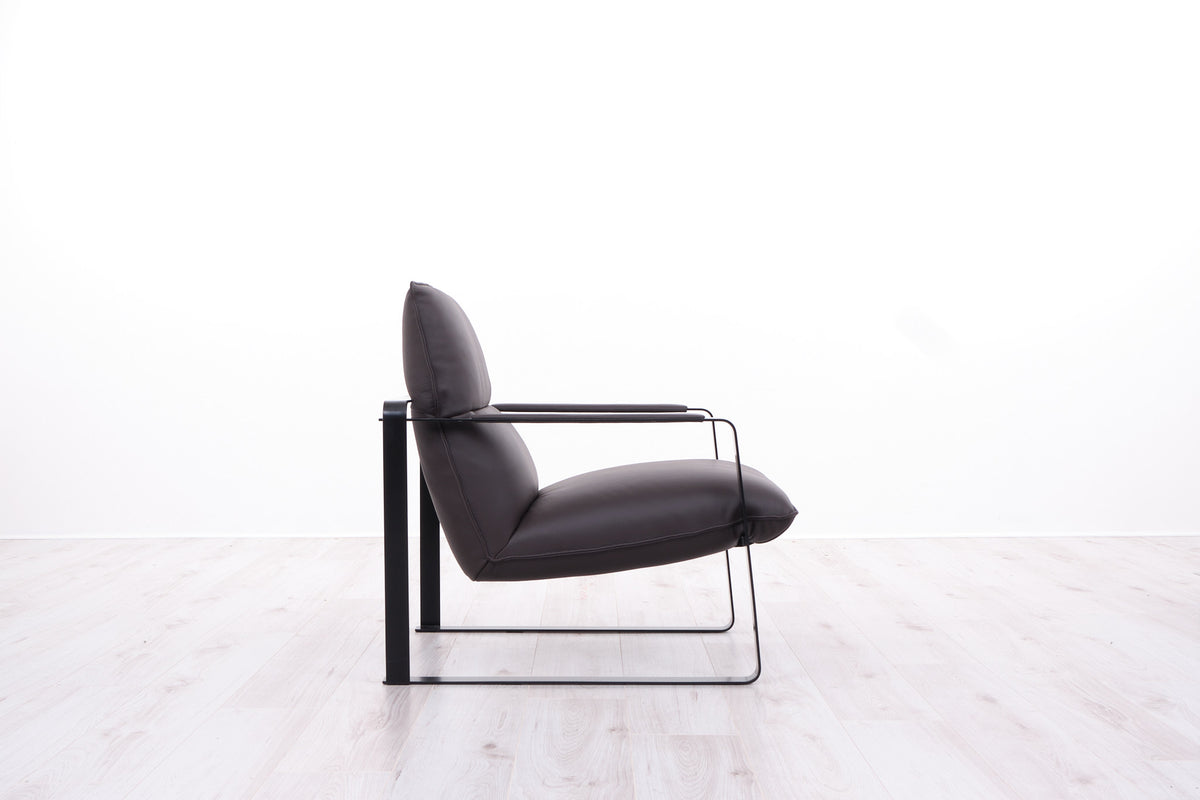 SANDY LEATHER CHAIR
