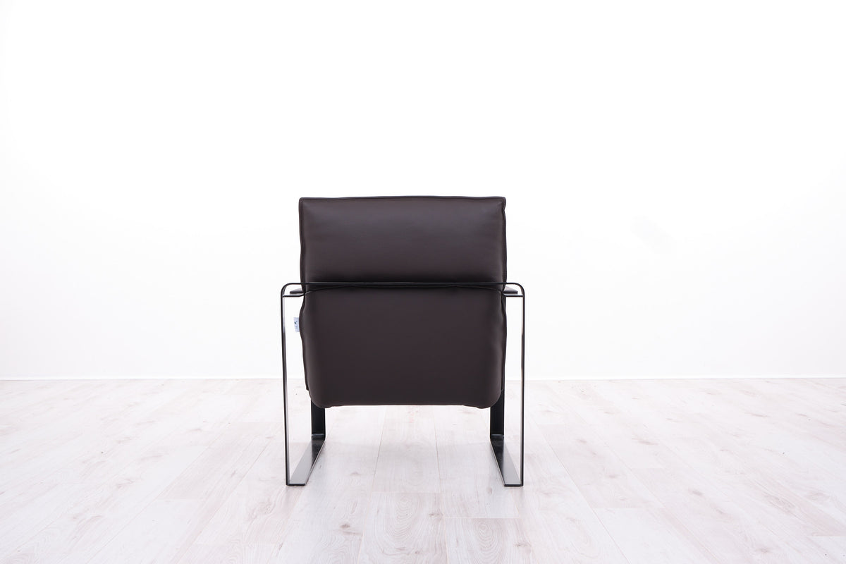 SANDY LEATHER CHAIR