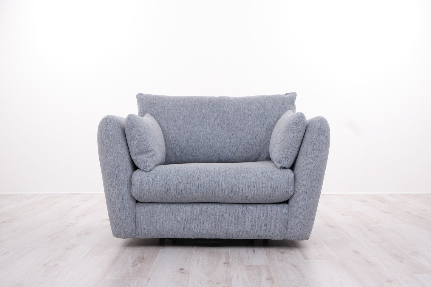 HELENA SWIVEL CHAIR
