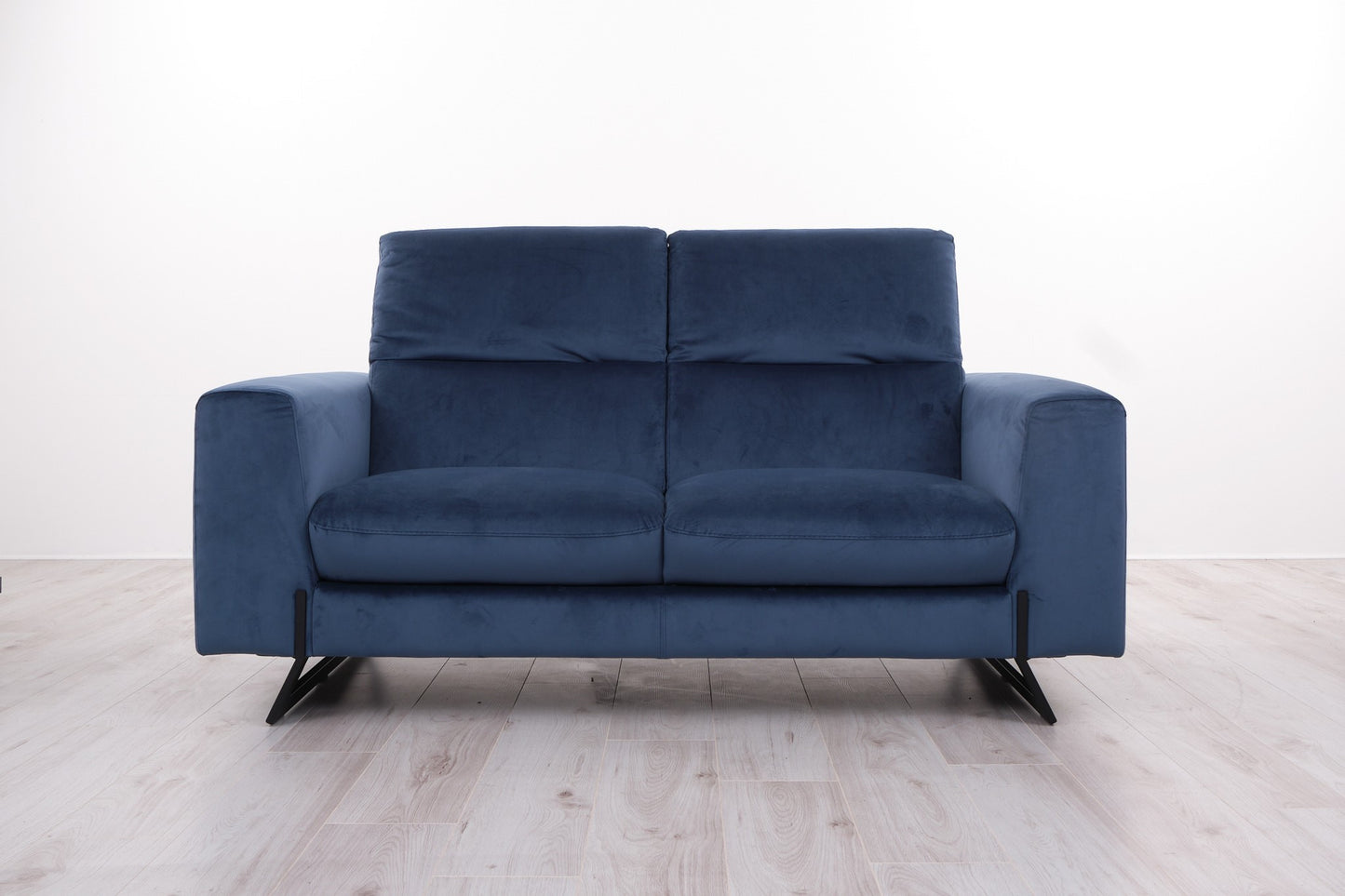 MENTANA 3 SEATER MANUL HEADREST 216CM