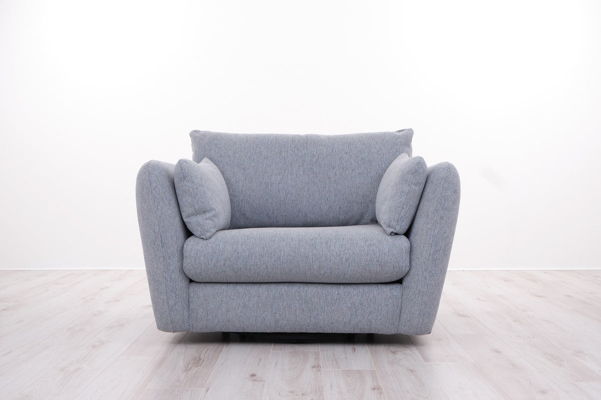 HELENA SWIVEL CHAIR