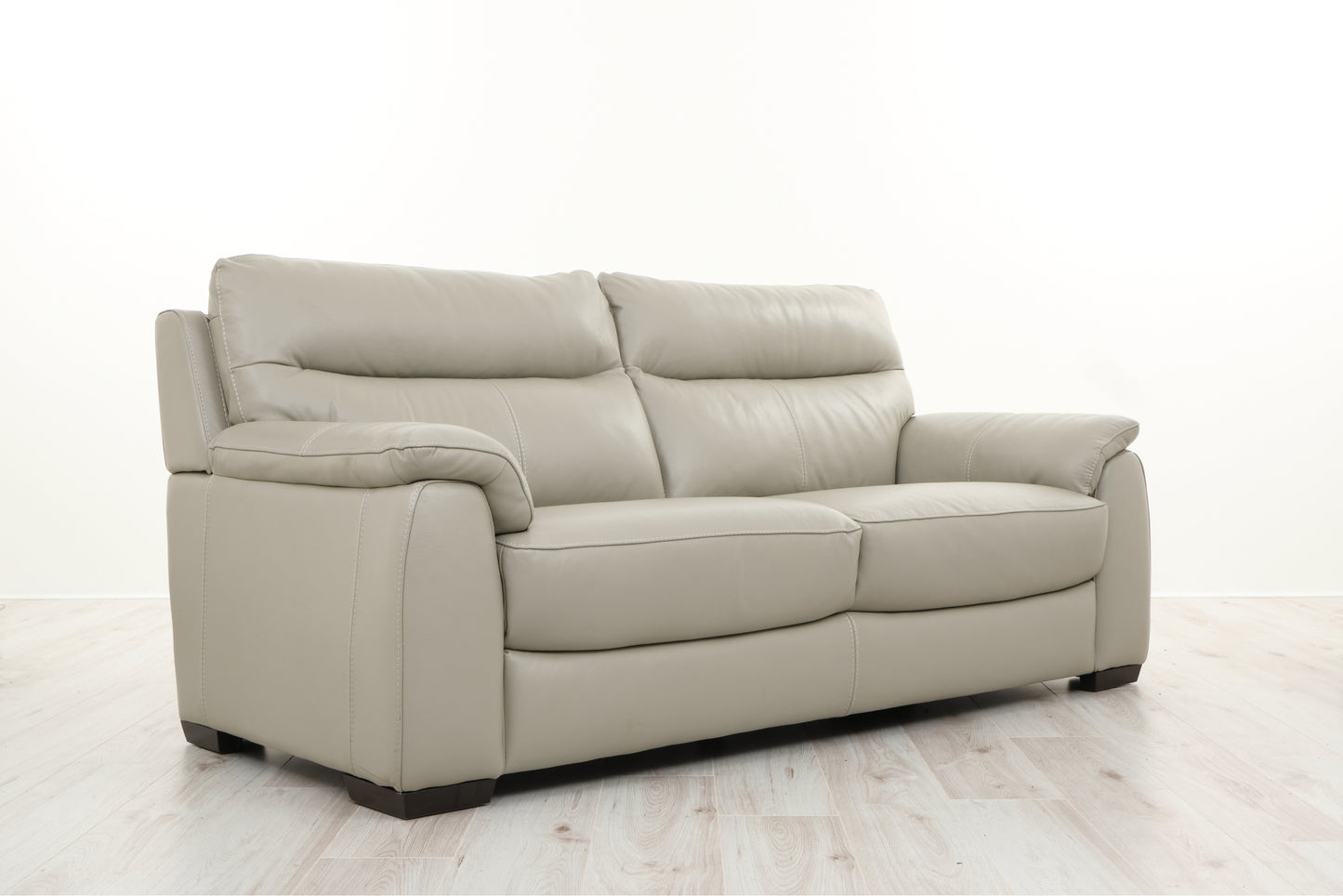 VALERO 2.5 SEATER STATIC