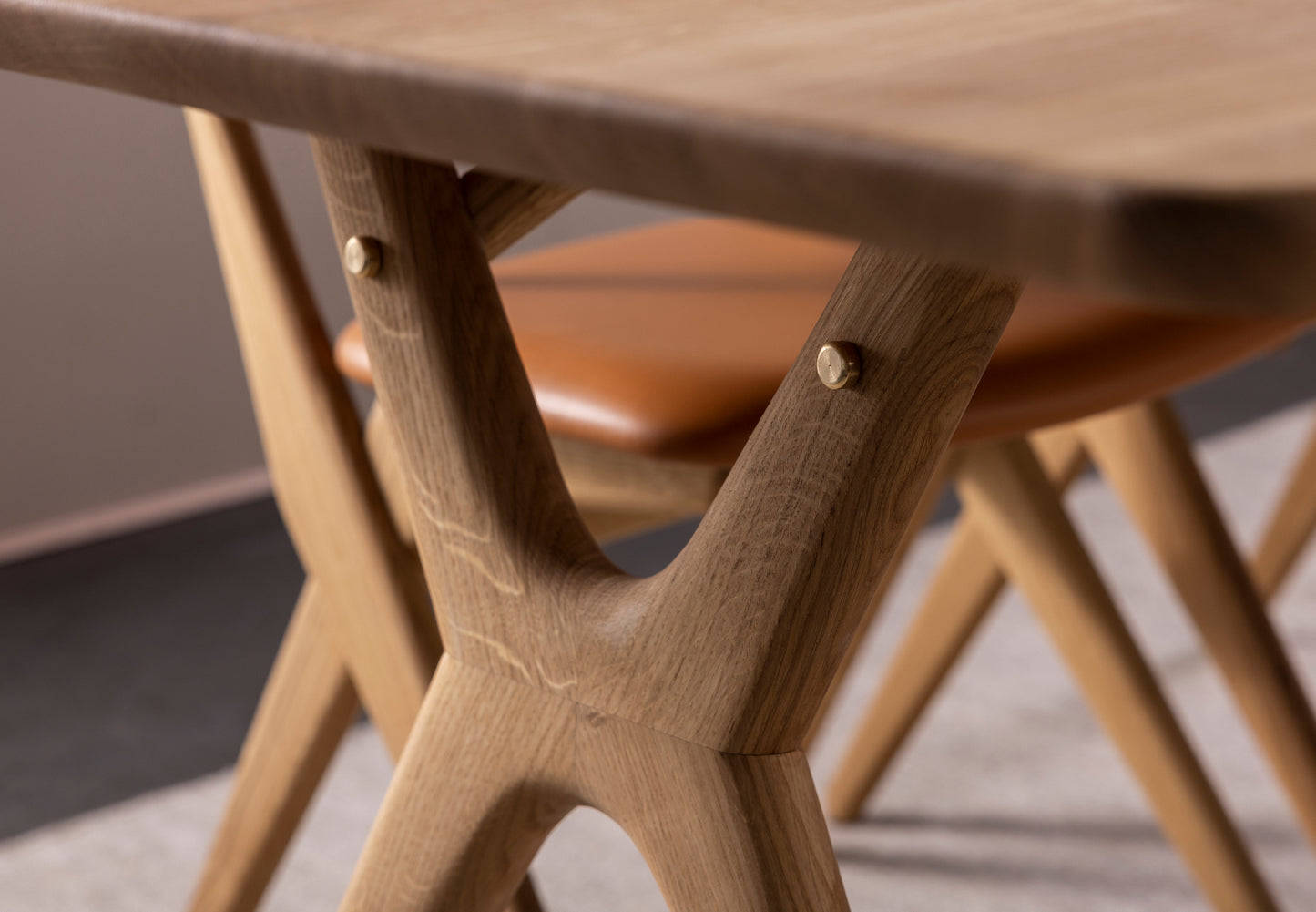 CORSICA DINING TABLE