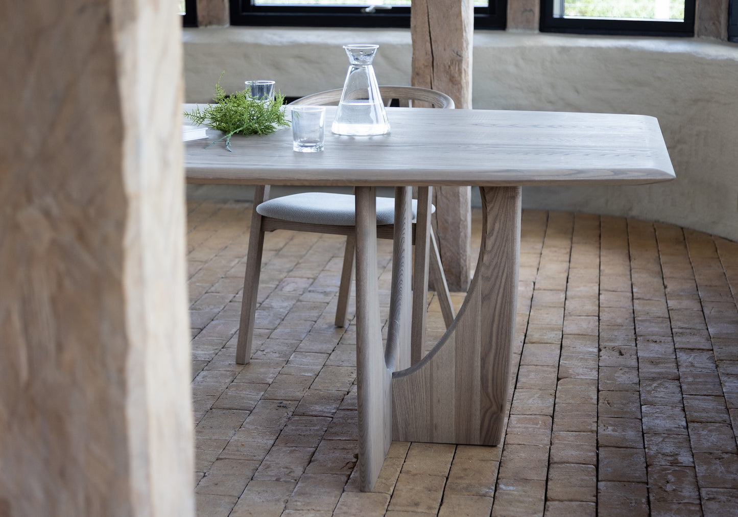 LANGLEY DINING TABLE