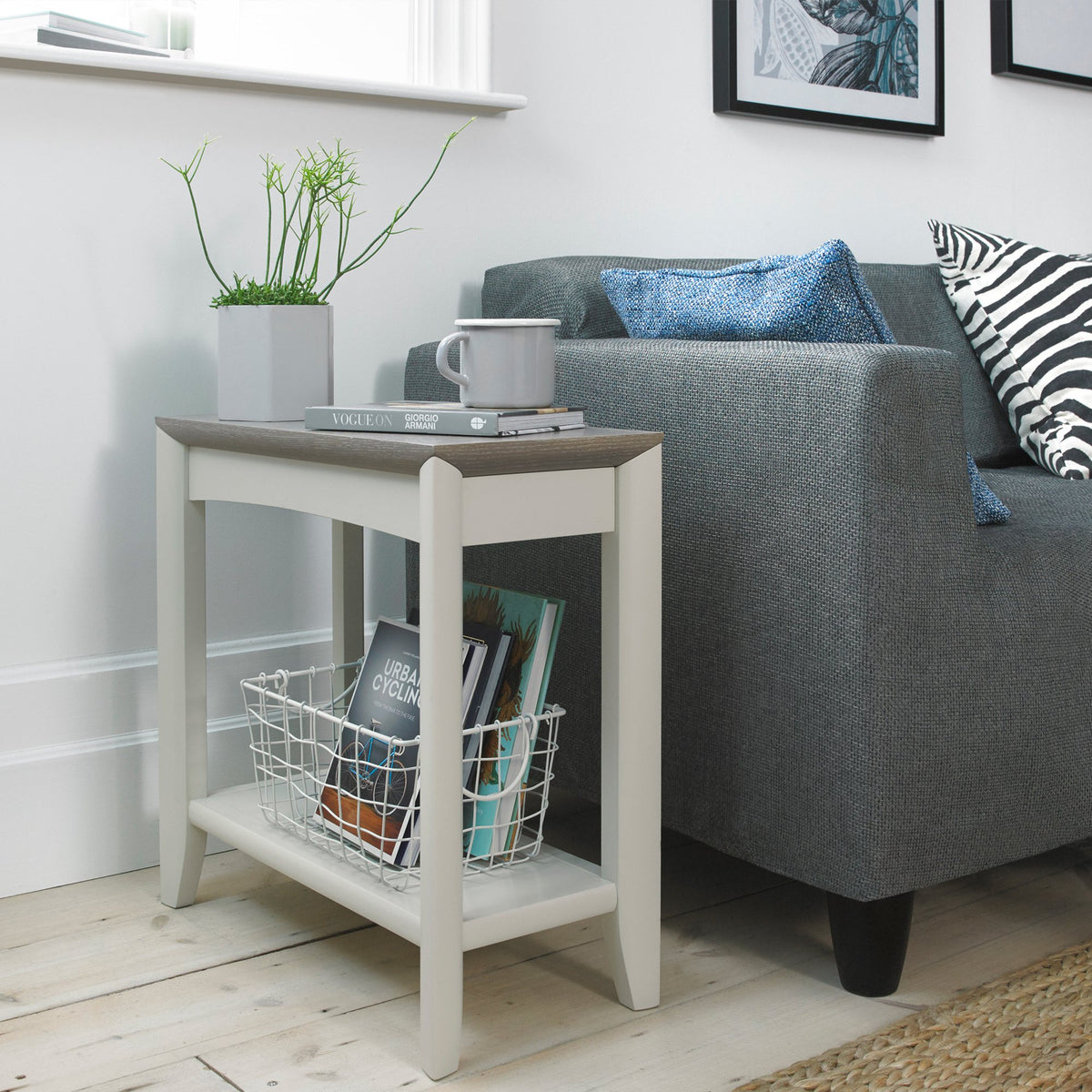 RIGA SIDE TABLE