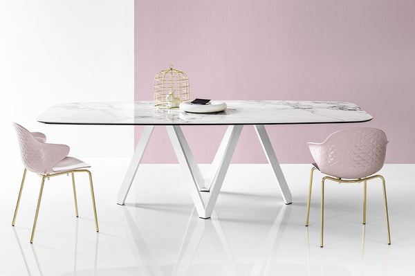 CARTESIO DINING TABLE